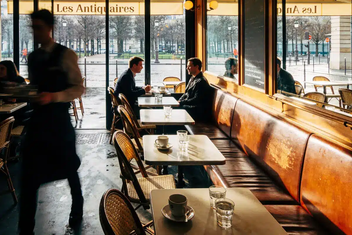 Les antiquaires : Le café bistrot immanquable de Paris !