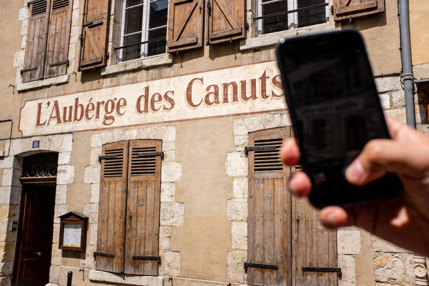 L’Auberge des Canuts : Un véritable bouchon lyonnais labellisé au cœur du Vieux Lyon